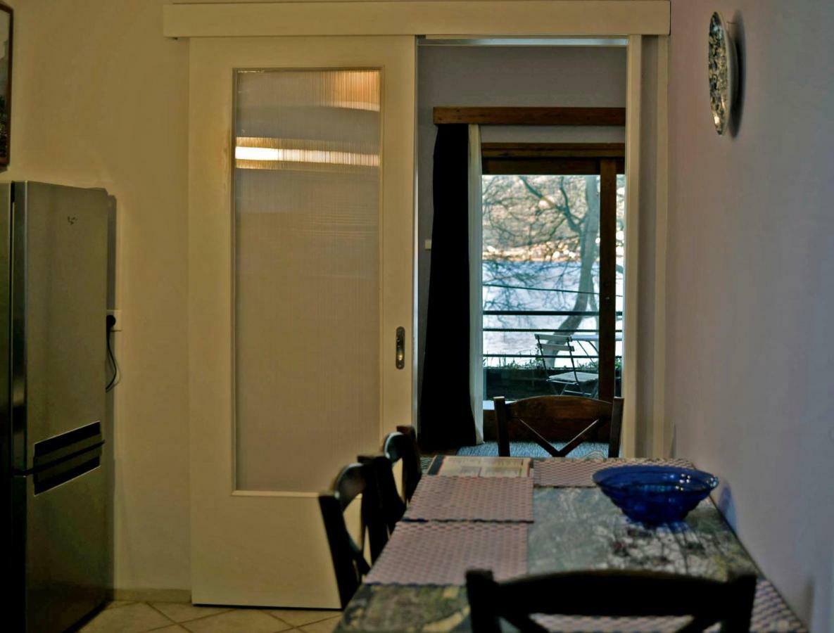 Lake View Apartment อิโออันนินา ภายนอก รูปภาพ