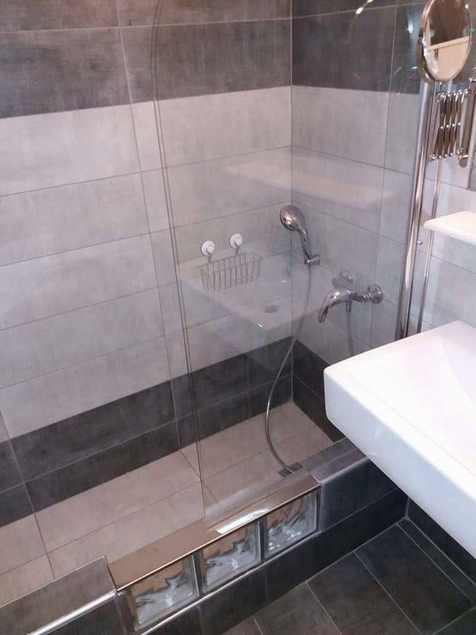 Lake View Apartment อิโออันนินา ภายนอก รูปภาพ